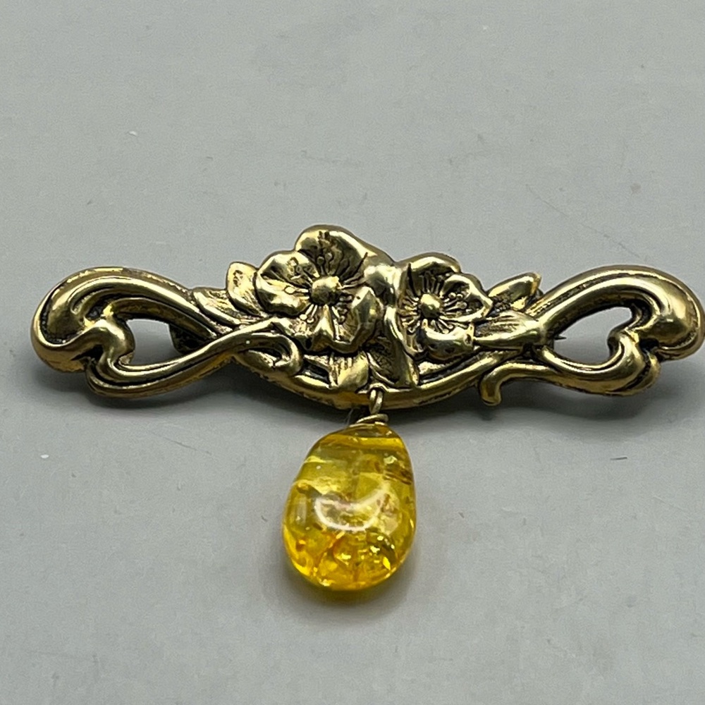 Elegant Gold Tone Floral Brooch with Amber Drop Antique Jewelry Statement Piece